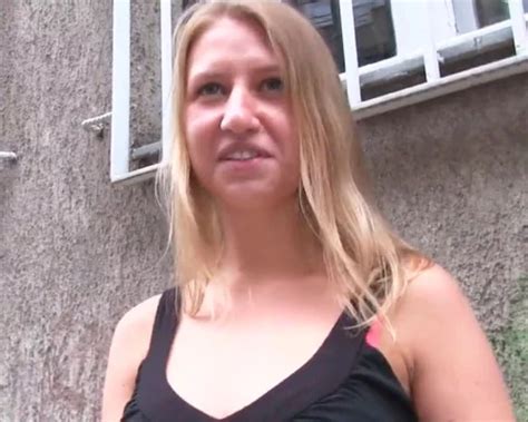 Nervous Russian Accepts Cash For Sex From Stranger Datos De Videos Porno Vsex In