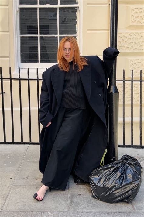 Me He Atrevido Con El Zapato Naked De Balenciaga Y Este Es El Veredicto De Vogue Vogue Espa A