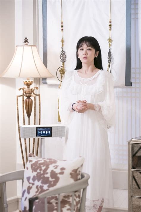 Jang Nara Tries To Win The Emperor's Heart In "The Last Empress" | Soompi