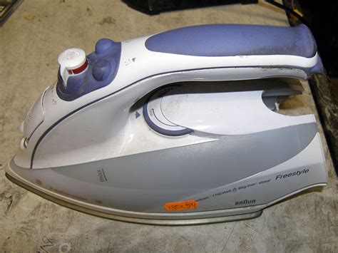 Все, что нужно знать об утюге. 6 главных причин возникновения ...