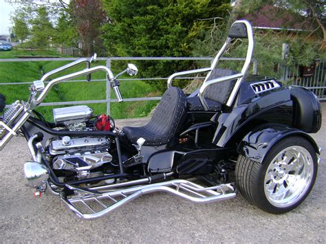 V8 Trike black