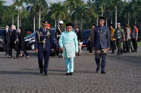 Wapres Pakai Baju Adat Melayu Saat Upacara Hari Lahir Pancasila Ini