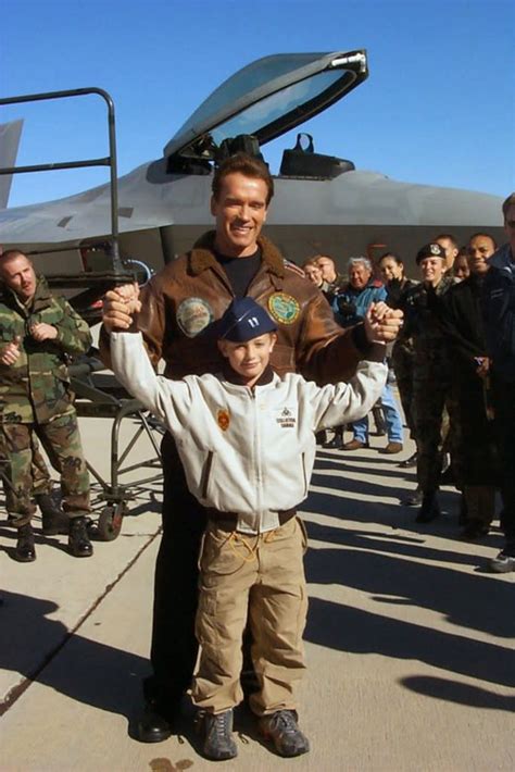 Arnold Schwarzenegger Awkwardly Teases Son Patricks Nude Scene In White Lotus Apple Doesnt