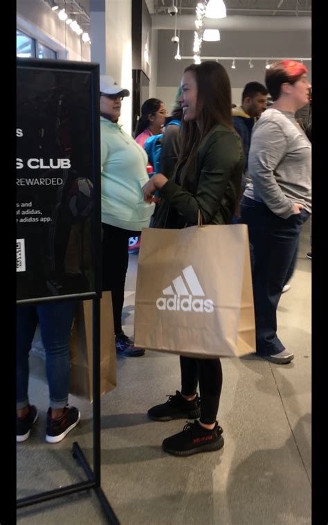 Petite Tanned Chick Has A Tight Ass Spandex Leggings Yoga Pants Forum