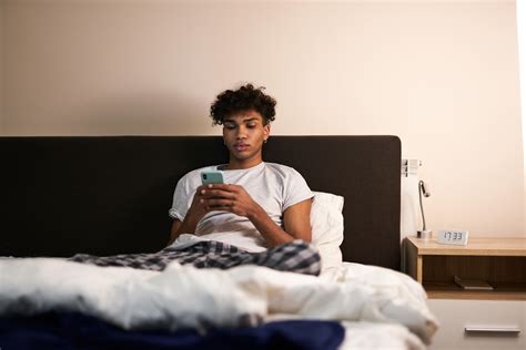 How Does Blue Light Affect Your Sleep? | Lightbody – Lightbody Eye