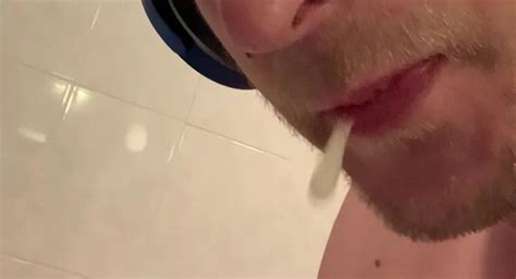 White Dude Spitting Gay Amateur Amateur Porn Feat Tom Rudy XHamster