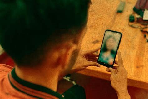 Bangalore Woman Blackmailed By Editing Her Video Screenshot Picture As Nude Loses 12 Lakh