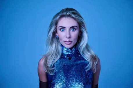 Bonnie Blue Rocks Up In Tight Fitting Dress To See Naked Attraction Host Anna Richardson Daily