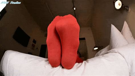 Amateur Soles Giantess And Footjobs HUGE Size 12s Liz Big Feet Vs Brett Part 2 MP4