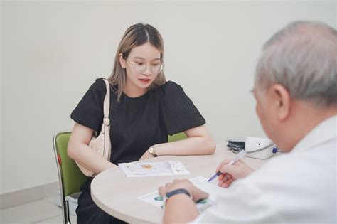 Ngỡ ngàng với hành trang đi đẻ của các hot TikToker