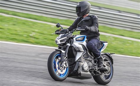 Kymco RevoNEX la naked eléctrica de Kymco MotoNews