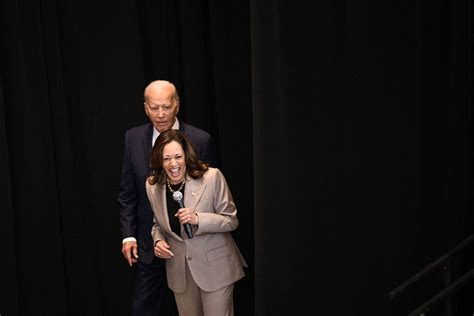 La Jornada Kamala Harris Gira Para Escapar De La Sombra Impopular De