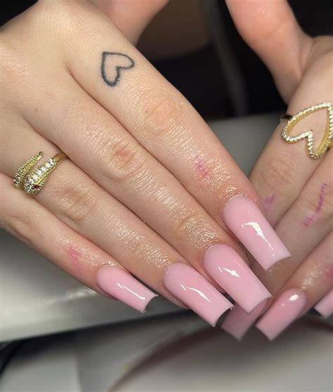 Nude Pink Nails Pin Posted By Misstrishlyn In White Acrylic Nails Halloween