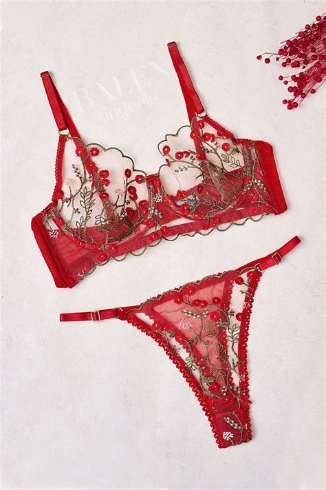 balen lingerie Çiçekli Balenli Kapsız Brode Sütyen Takımı Fiyatı Yorumları Trendyol