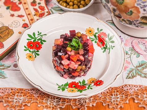 Салаты с доставкой - купить по низкой цене в Монастырском дворике