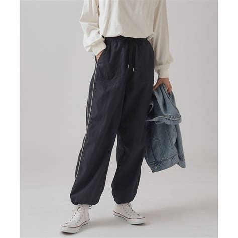 キューティーブロンド Cutie Blonde ゆるっとこなれ見え サイドライン入りナイロンパンツ チャコールグレー 014 ファッション通販 MAGASEEK マガシーク