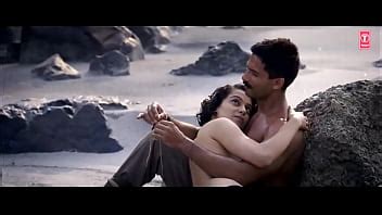 Kangana Ranaut Topless Nude Scene Pocomu