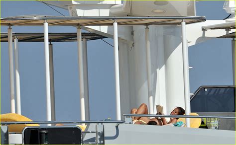 Alicia Keys Bikini Baby Bump Photo Alicia Keys Bikini Pregnant Celebrities Photos