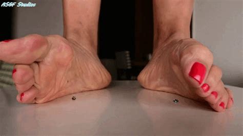 Moody Milf Friend Domi Classic Crush POV MOV Amateur Soles Giantess And Footjobs Clips Sale