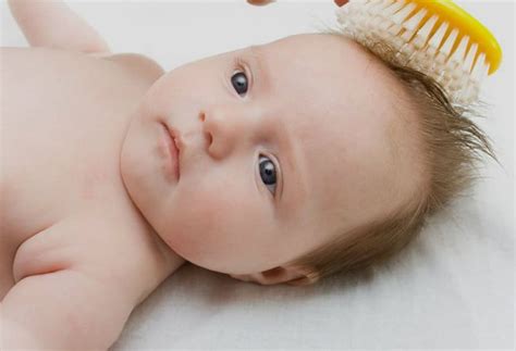 Почему у ребенка появились корочки на голове> как от них избавиться