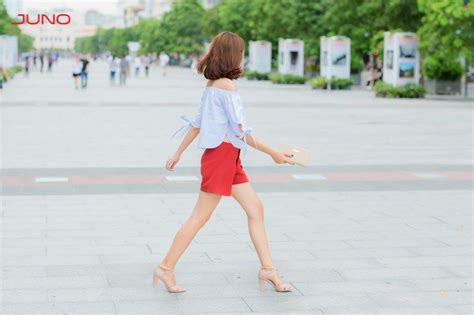 Giày màu nude những item chưa bao giờ lôi môt