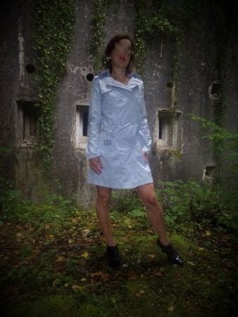 Jade Coquine Nude Under A Trench Exhibition Pics Xhamster