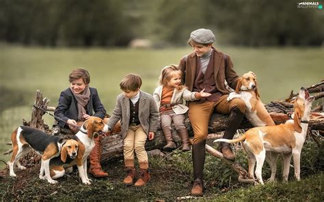 Kids, Beagle, Lod on the beach, Dogs - Animals wallpapers: 1920x1200