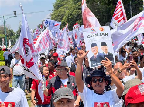 Andi Gani Ribuan Relawan Buruh Antar Ganjar Mahfud Ke KPU Optimis