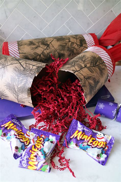 Diy Spreading Joy With Giant Christmas Crackers My Little Secrets