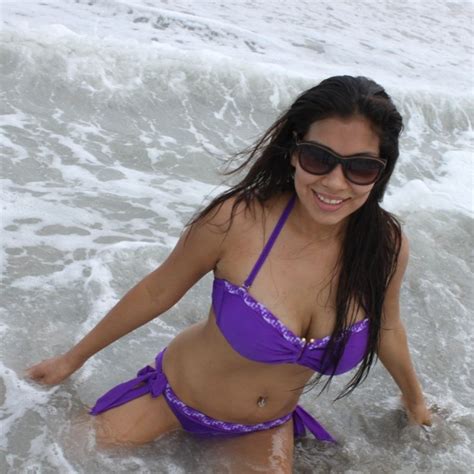 7 Hot Sexy Jane Williams Bikini Pics