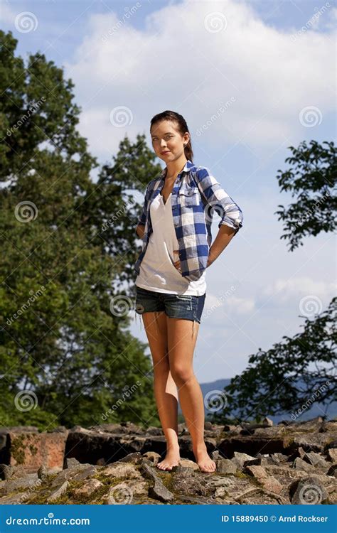 Belle Adolescente De Sourire De Brunette Photo Stock Image Du Femelle Regard