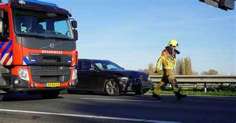 Drie Autos Botsen Op De A27 Bij Raamsdonksveer Weg Weer Vrijgegeven