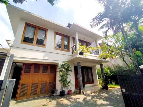 Rumah Bergaya Modern Minimalis Di Cipete Jakarta Selatan