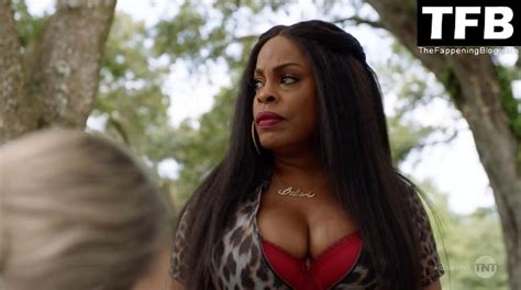 Niecy Nash Nude Sexy Photos Collection