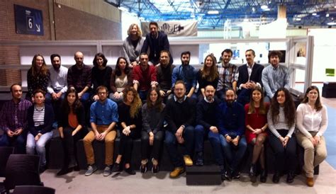 Diseñadores Emergentes en el espacio NUDE Lámparas de Cartón