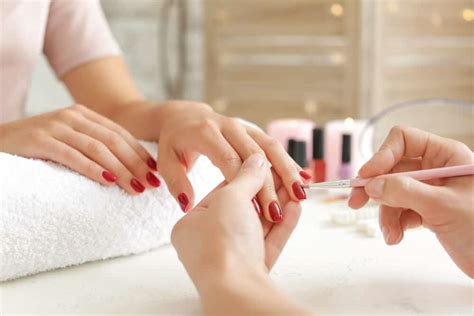 How To Choose A Nail Salon And Nail Spa Thats Right For You
