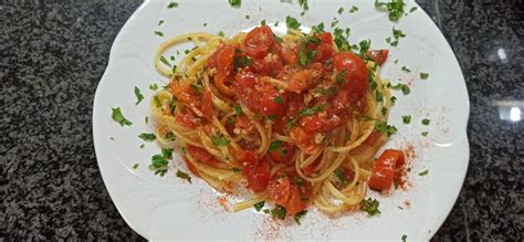 Linguine Con Uova Di Aringa Affumicata Profumato E Saporito Un Piatto