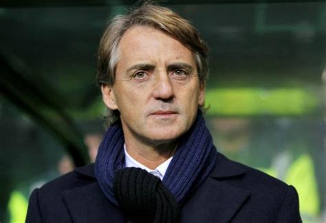 Nazionale Roberto Mancini Ha Firmato Con Il Nuovo Ct Dell Italia Sar