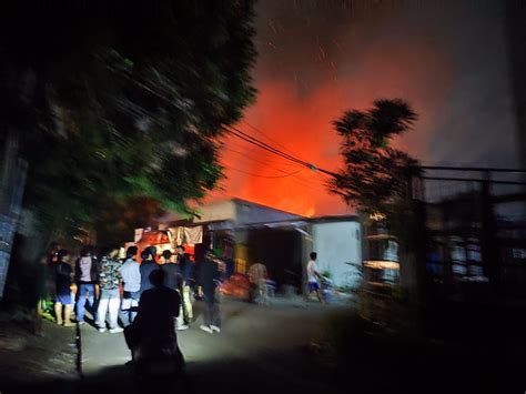 Korsleting Listrik Warung Sembako Ludes Terbakar