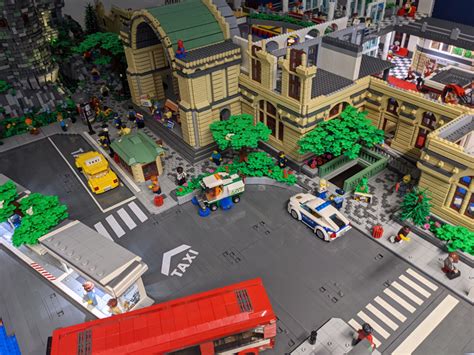100k+ custom realistic LEGO city with light, underground areas und BIG ...