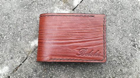 "деревянный" кошелек, тиснение на коже структуры дерева. - YouTube