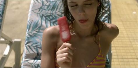 Naked Laura Neiva In Desnude