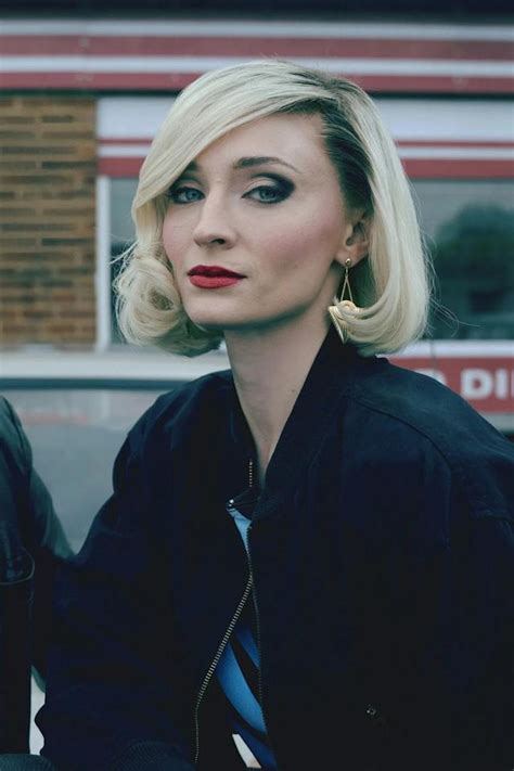 Sophie Turner Debuts Bleach Blonde Long Bob For New Project