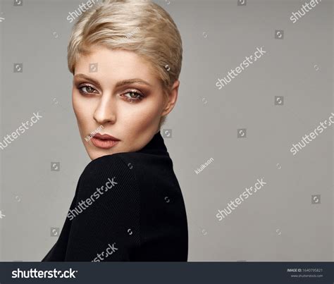 Portrait Sexy Blonde Short Hair Copy Stock Photo 1640795821 Shutterstock