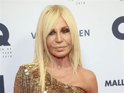 LOOK: Icon Donatella Versace shocks with new face