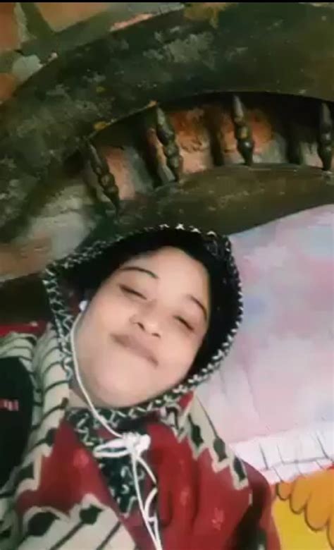 Bangladeshi Beautiful Unsatisfied Married Bhabi Pussy Rubbing Fingering NewLeak Desi New