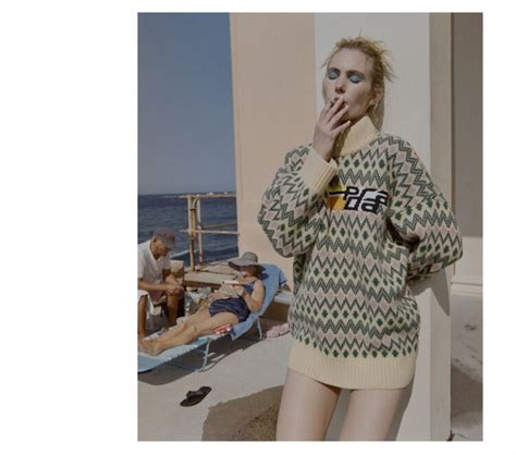 10 Hot Sexy Mitzi Ruhlmann Bikini Pics