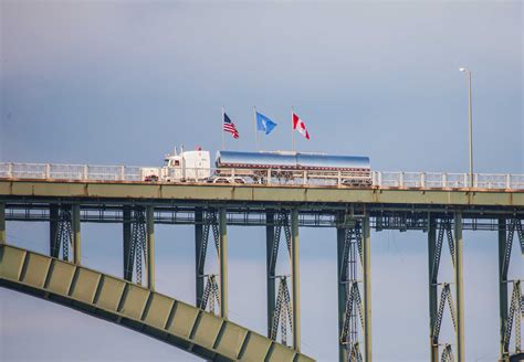 Burlington City Council Passes “Buy Canadian” Resolution Amid Tariff