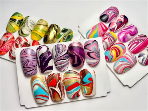 Corso Online Watermarble Nail Artist Academy