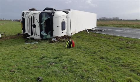 Gekantelde Vrachtwagen Op N Eilanden Nieuws